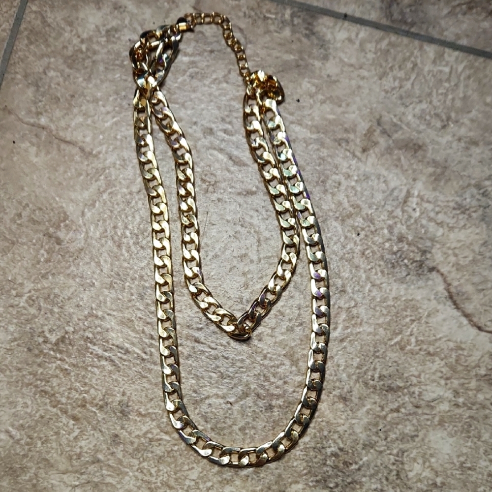 Elegant Gold Chain Necklace